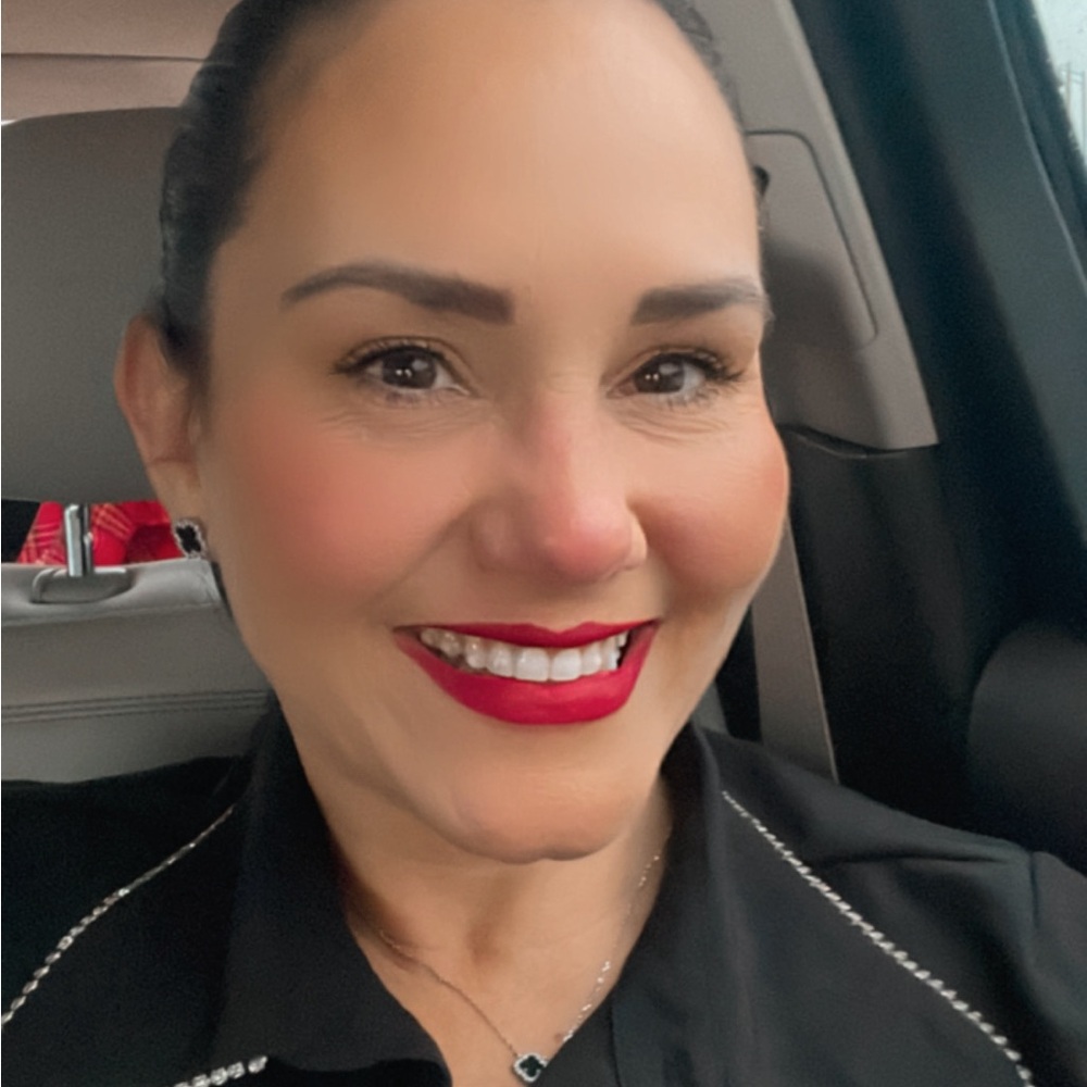 Meet your Posher, Yilian